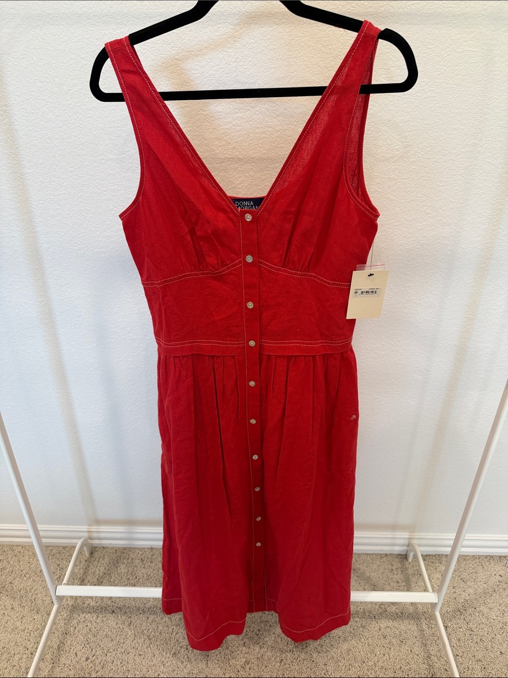 Donna Morgan Scarlet Sleeveless Button-Front Midi Dress